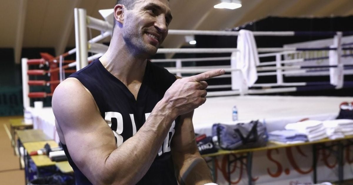 Володимир Кличко змусив журналіста качати прес