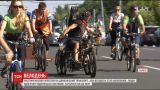 Двухколесные энтузиасты: харьковчане на велосипедах и самокатах заполнили улицы города