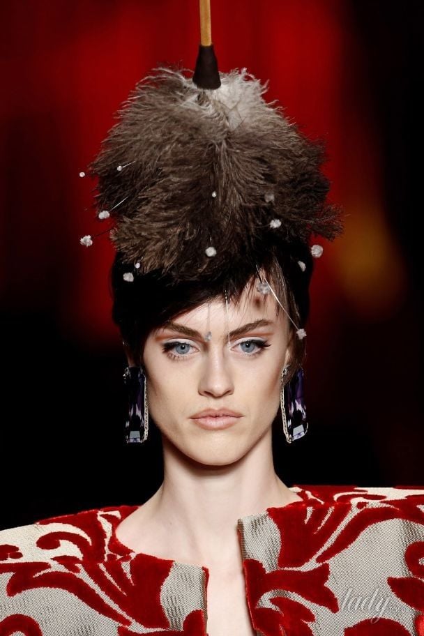 Коллекция Moschino прет-а-порте сезона осень-зима 2017-2018 / © East News