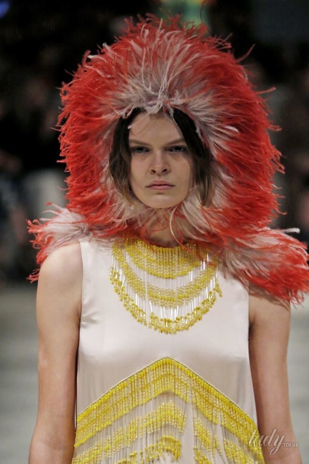 Коллекция Prada прет-а-порте сезона осень-зима 2017-2018 / © East News