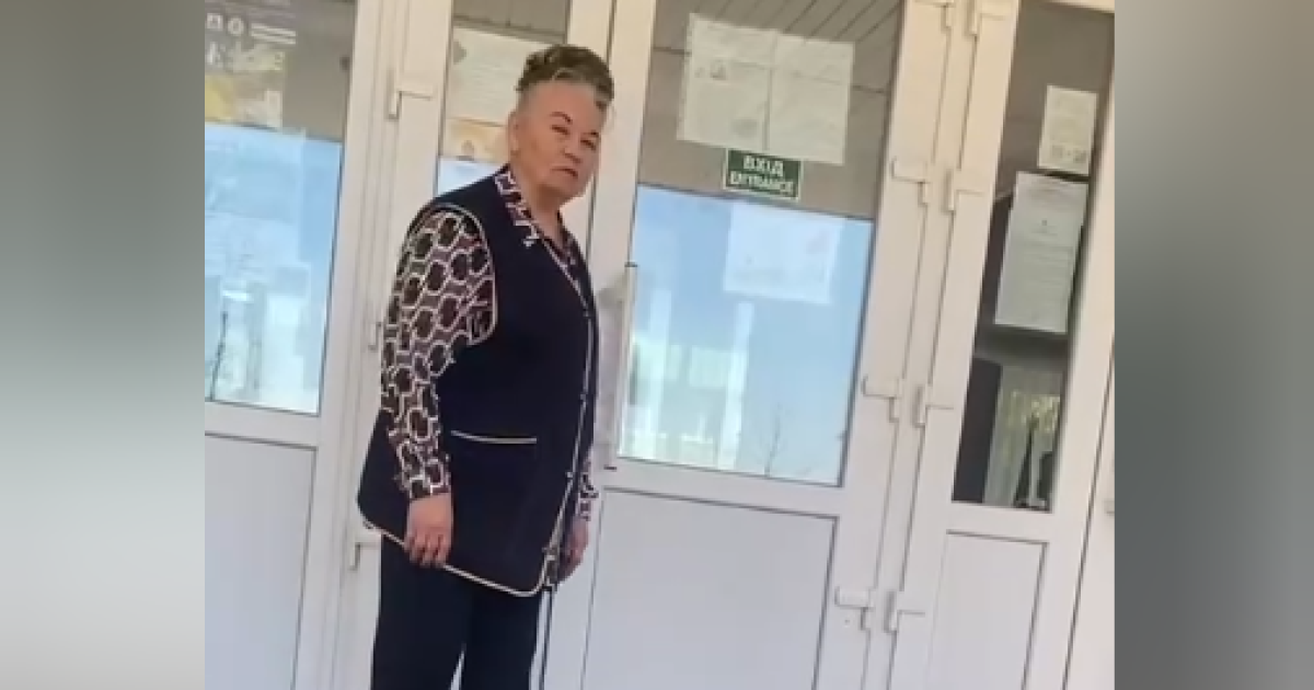 Відповідальна за шкільне укриття