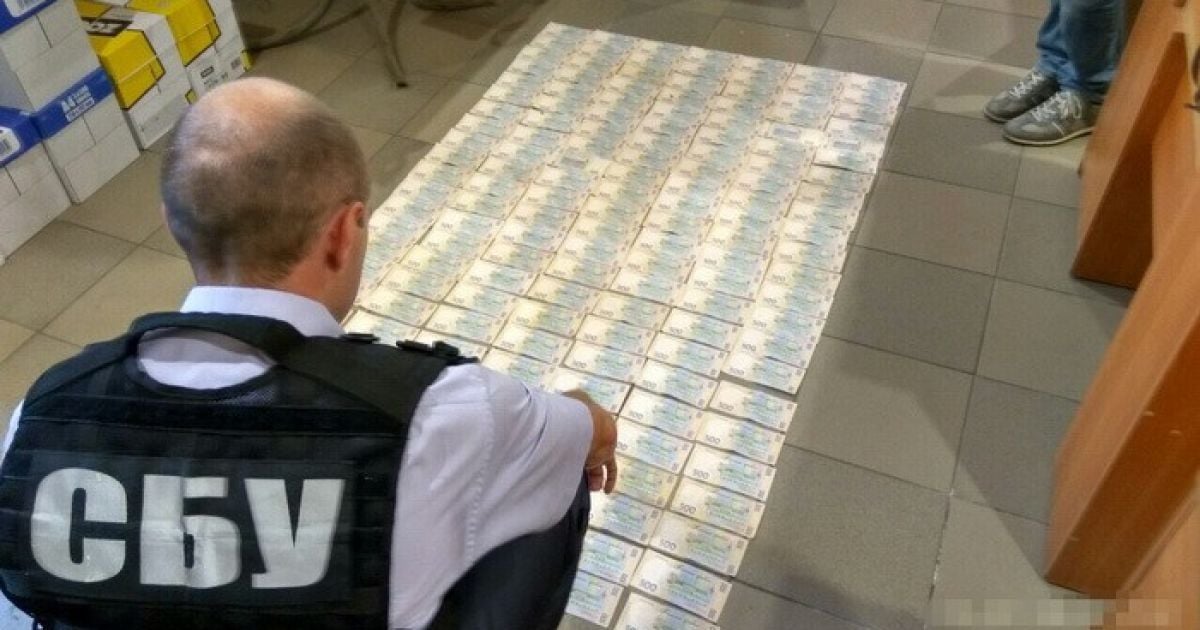 У Кропивницькому двох високопосадовців ДФС зловили на хабарі