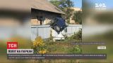 В Черновцах полицейский на "БМВ" влетел в забор и завис на нем