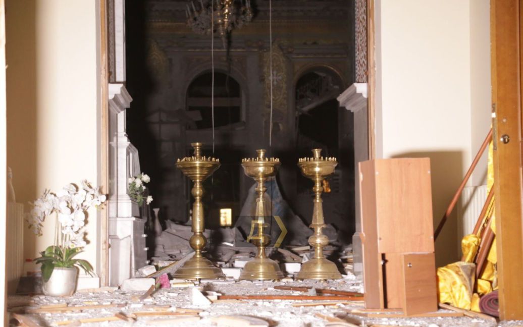 В Одесі унаслідок ворожого обстрілу пошкоджено Спасо-Преображенський собор / © Думська