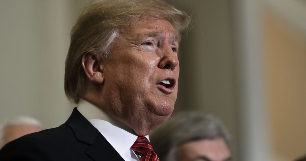 Трамп дозволив розсекретити будь-яку інформацію з доповіді Мюллера щодо "російського втручання"