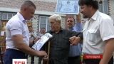 96-річний Анатолій Грищинський став найстаршим в країні водієм та розповів, кого підвозить
