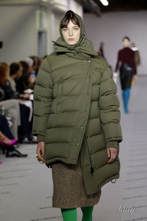 Коллекция Balenciaga прет-а-порте сезона осень-зима 2017-2018 / © East News