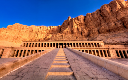Чудеса Египта, о которых вы не знали: почему стоит посетить гробницу царицы Хатшепсут близ Луксора