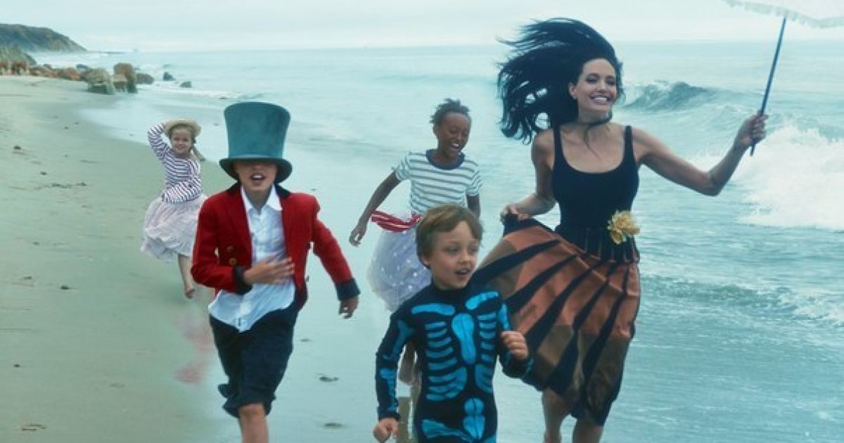 Анджелина Джоли в семейной фотосессии для журнала Vogue