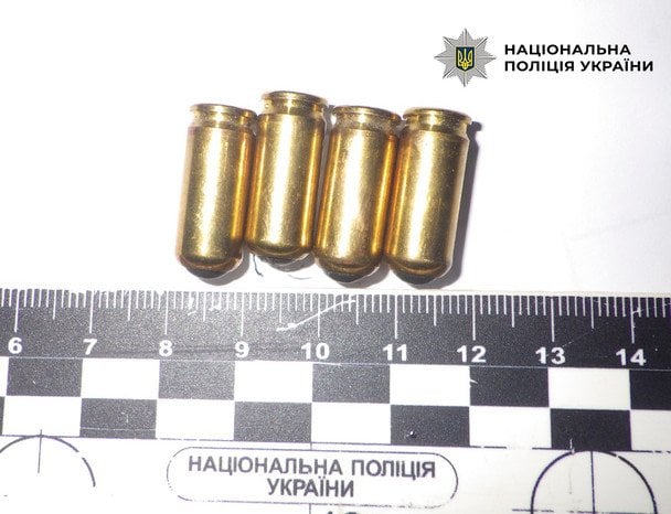 Предмети, які поліція Києва вилучила у стрільця / © Національна поліція Києва