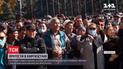 У Бішкеку сотні людей святкують відставку президента мітингом