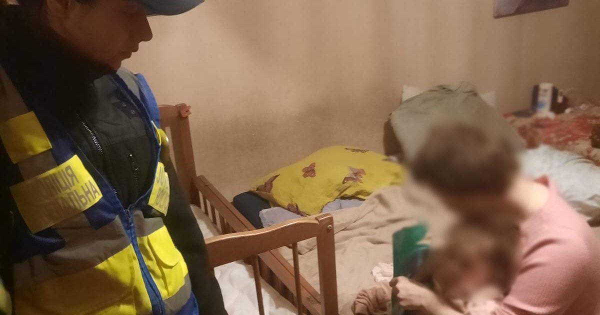 У Києві вилучили немовля у п’яної матері