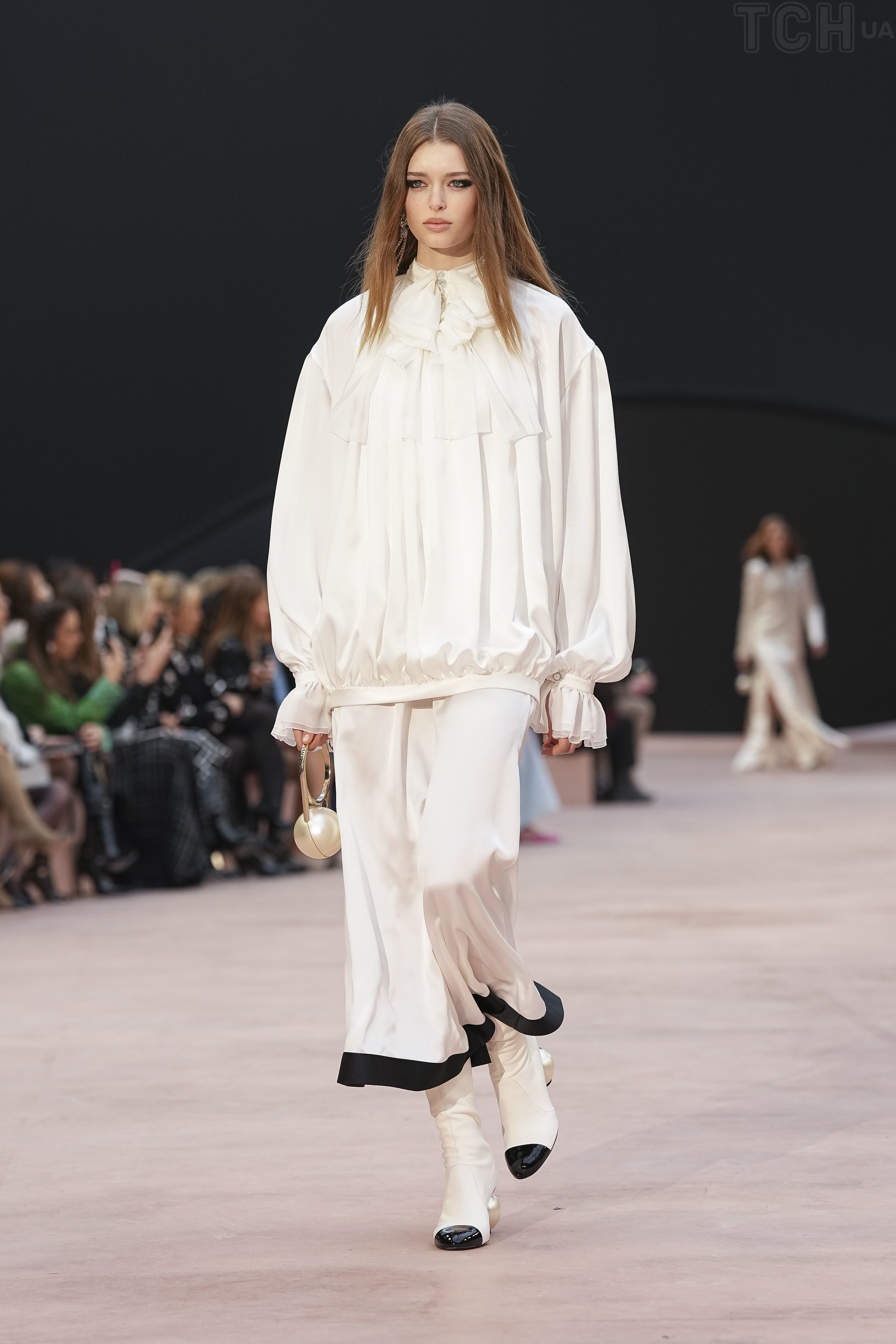 Модний дім Chanel презентував колекцію осінь-зима 2025-2026 - фото