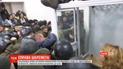 Штурм суда: нацгвардейцы оттеснили активистов и вывезли Юлию Кузьменко в СИЗО