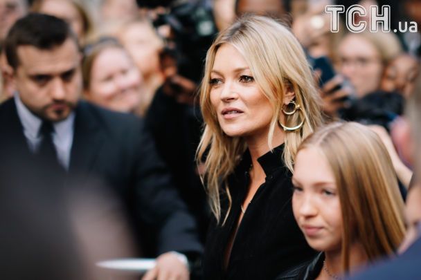 Мосс з донькою на модному показі / © Getty Images