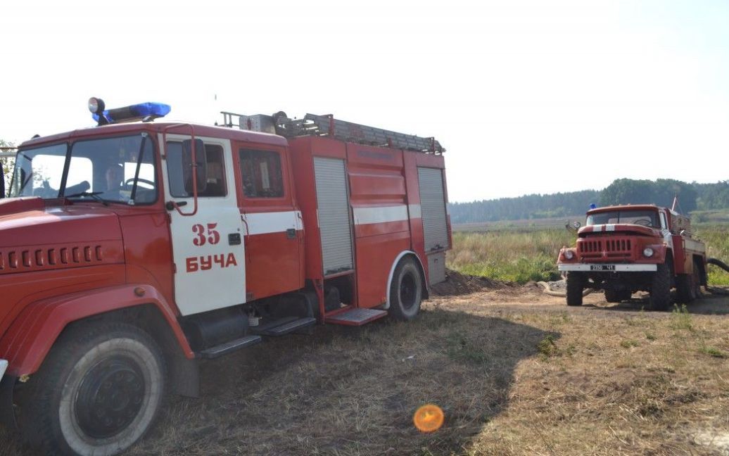 На Киевщине горит 30 гектаров торфяников / © ГСЧС