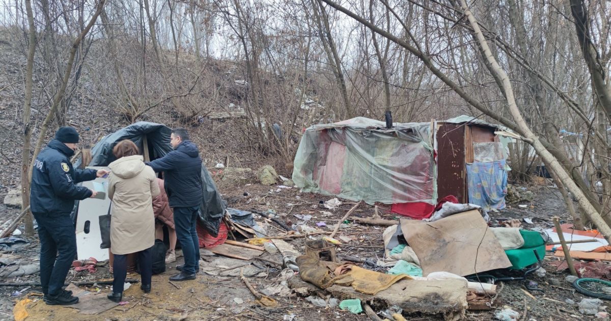 После визита полиции детей накормили