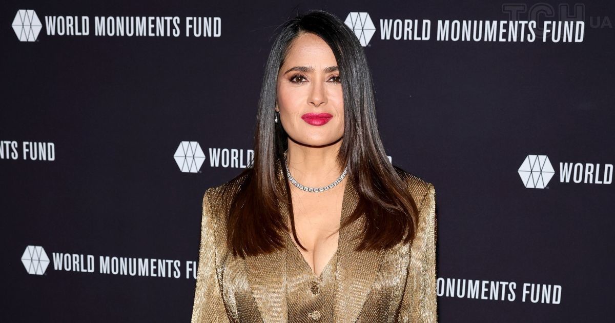 In a golden suit and with bright lipstick: Salma Hayek attended a ...