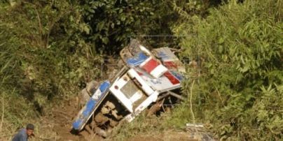 В Боливии автобус упал в ущелье, есть погибшие