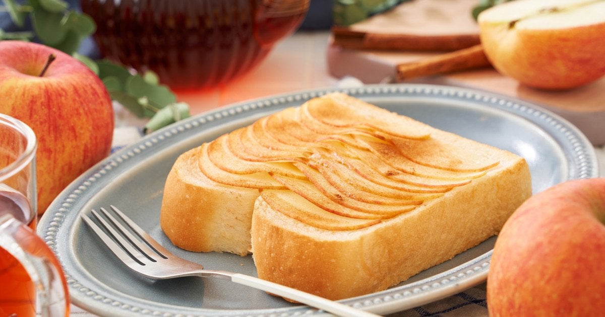 Гарячі бутерброди з яблуками та корицею