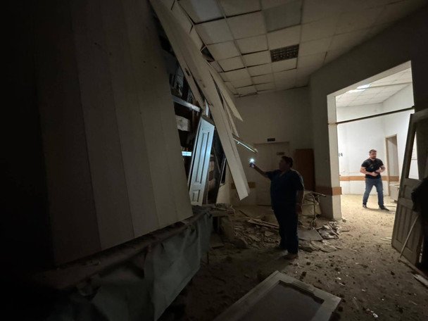  Російська армія обстріляла з артилерії одну з лікарень у Херсоні. / © Голова Херсонської ОВА Олександр Прокудін.