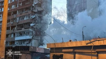 Наслідки атаки на Київ_9 / © ДСНС