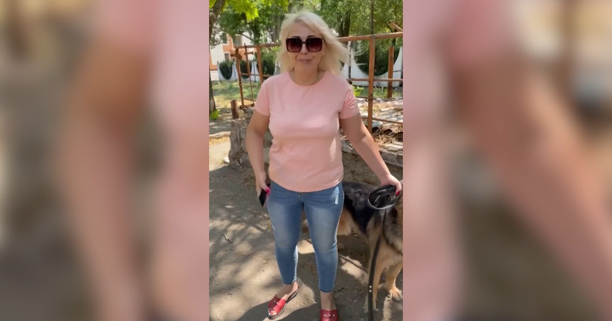 Жінка, яка у Миколаєві чіплялась до перехожої через мову