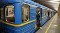 Могло закончиться кроваво: в Киеве в метро мужчины выясняли отношения с оружием