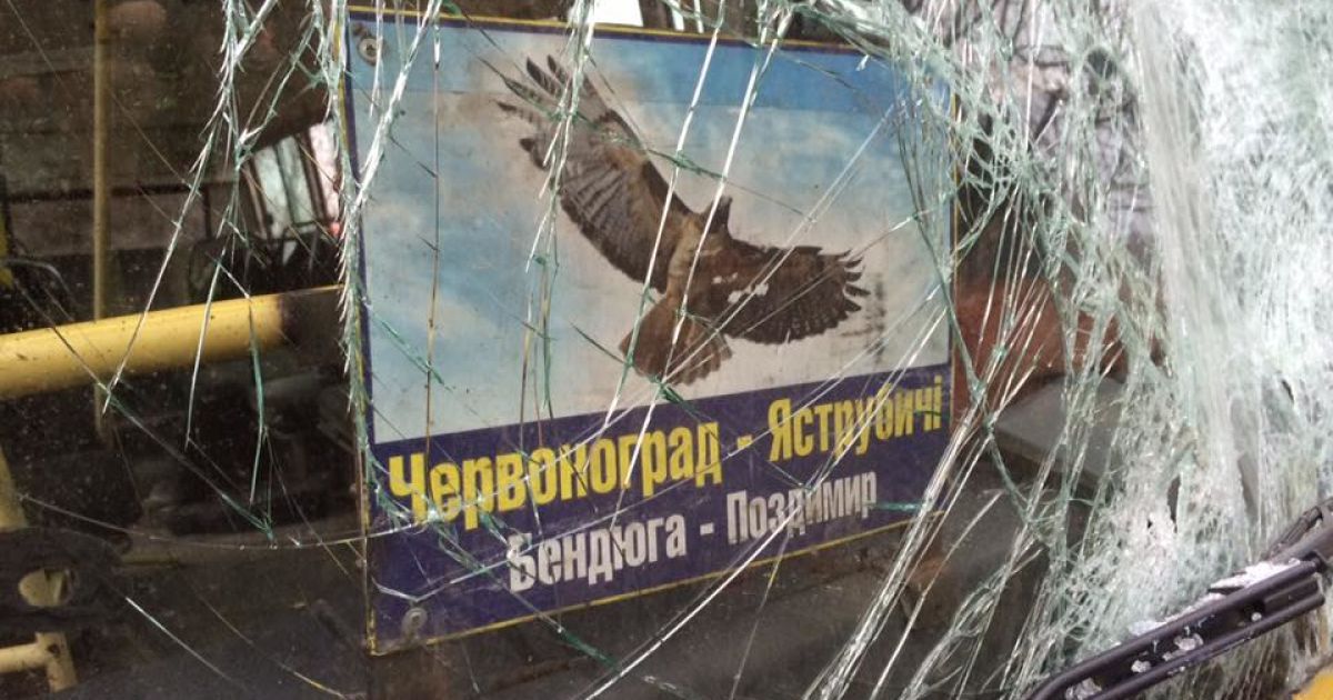 Количество пострадавших в результате лобового ДТП автобусов на Львовщине возросло