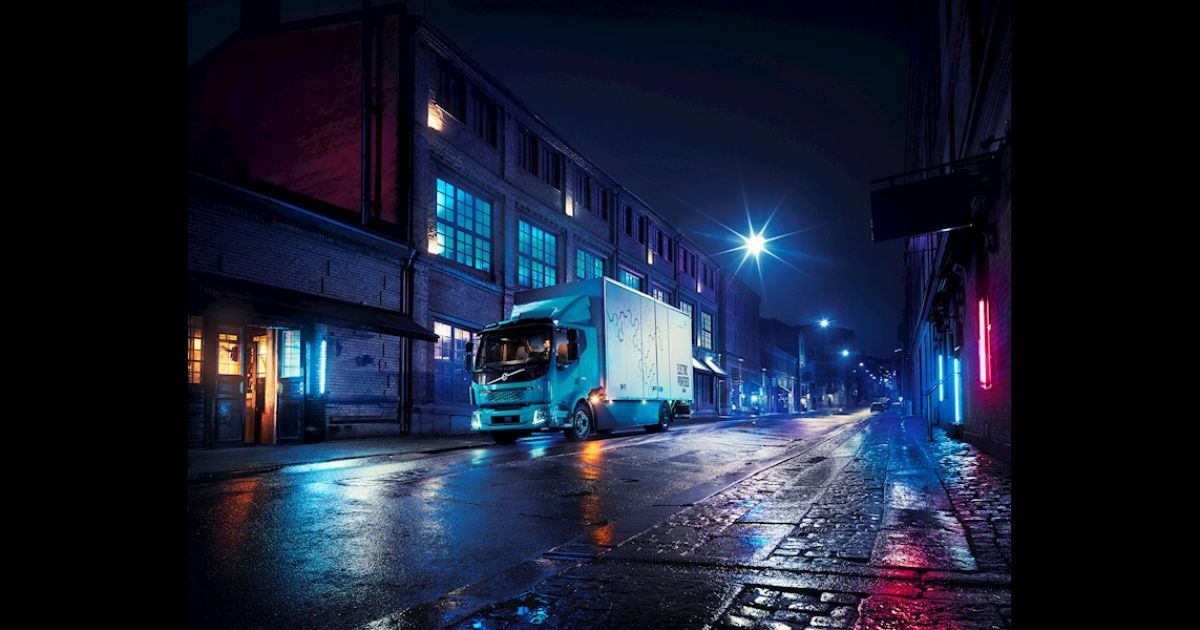 В Volvo презентовали "шпионский" электрофургон для ночной работы