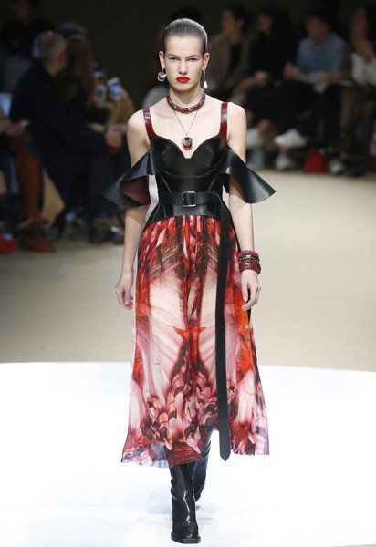 Коллекция Alexander McQueen прет-а-порте сезона осень-зима 2018-2019 / © East News