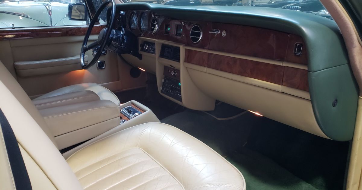 Rolls-Royce Silver Spur_4 / © Bring a Trailer