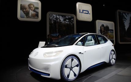 Volkswagen анонсировал предпродажи электрохэтчбека ID