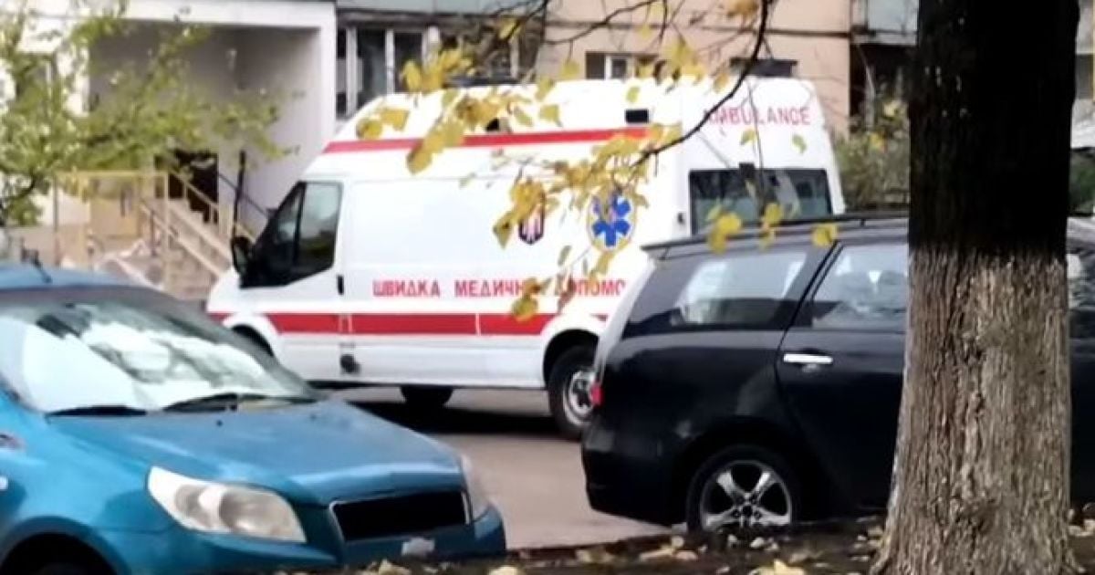 У Києві з вікна 14-го поверху через нерозділене кохання вистрибнула дівчина