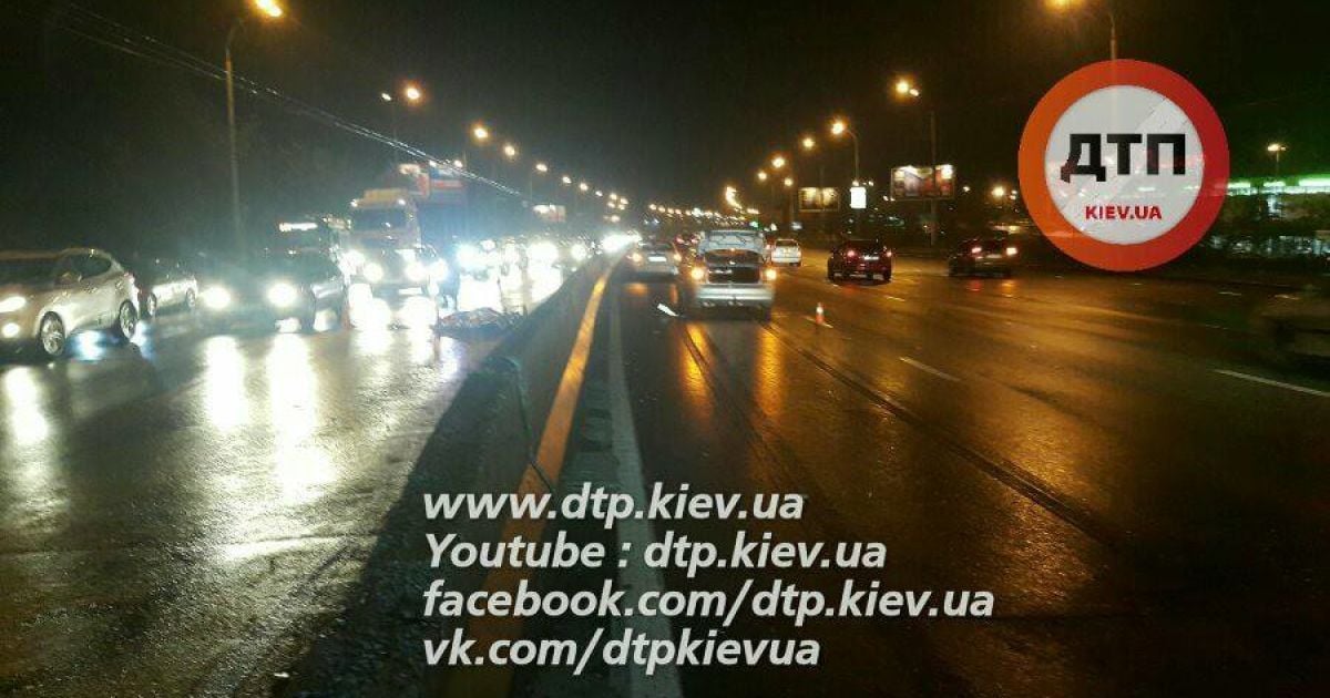В Киеве погиб мужчина, который на спор перебегал дорогу с шестилетним сыном_4 / © facebook.com/dtp.kiev.ua