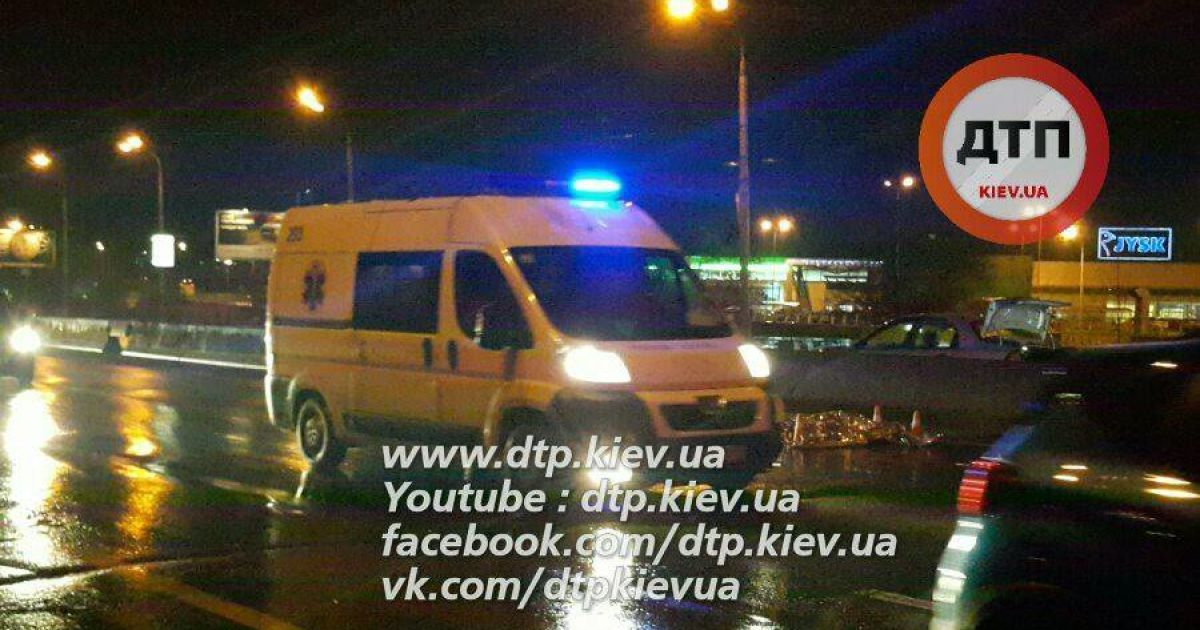 В Киеве погиб мужчина, который на спор перебегал дорогу с шестилетним сыном_5 / © facebook.com/dtp.kiev.ua
