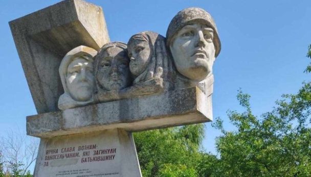 Памятник советским солдатам в Кинашеве