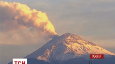 Вулкан Попокатепетль на несколько часов парализовал авиасообщение в Мексике