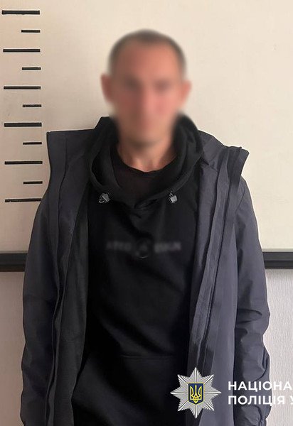 Киянин підпалив двері пенсіонерки