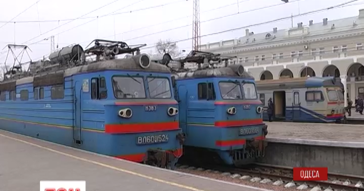 В Украине поезда гудели в поддержку Савченко