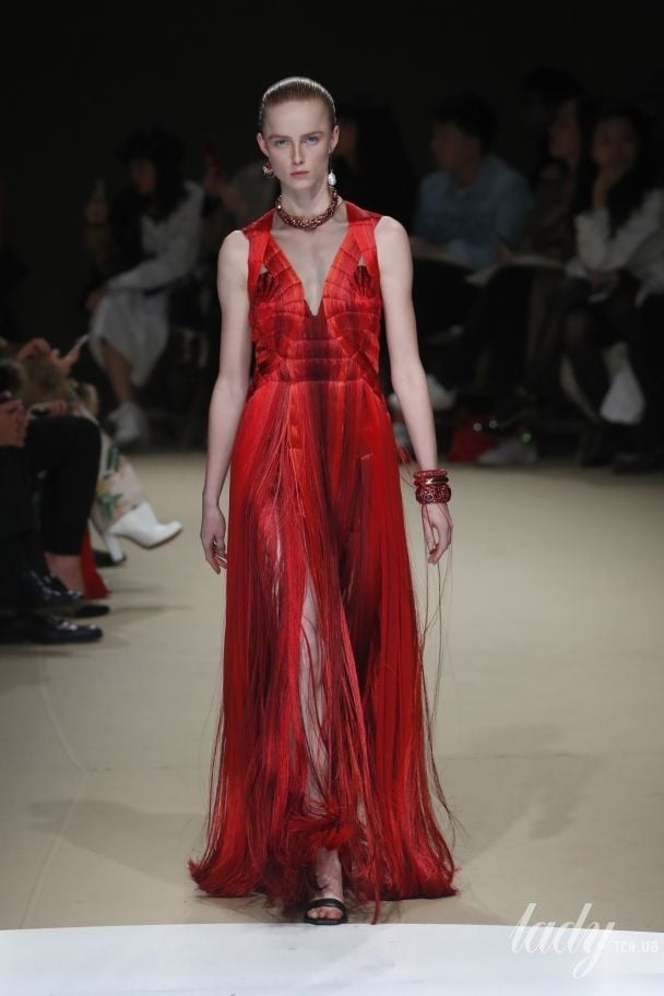 Колекція Alexander McQueen прет-а-порте сезону осінь-зима 2018-2019 / © East News