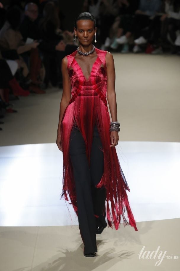 Колекція Alexander McQueen прет-а-порте сезону осінь-зима 2018-2019 / © East News