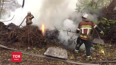 Стовп диму від пожежі у Гідропарку наполохав мешканців Києва