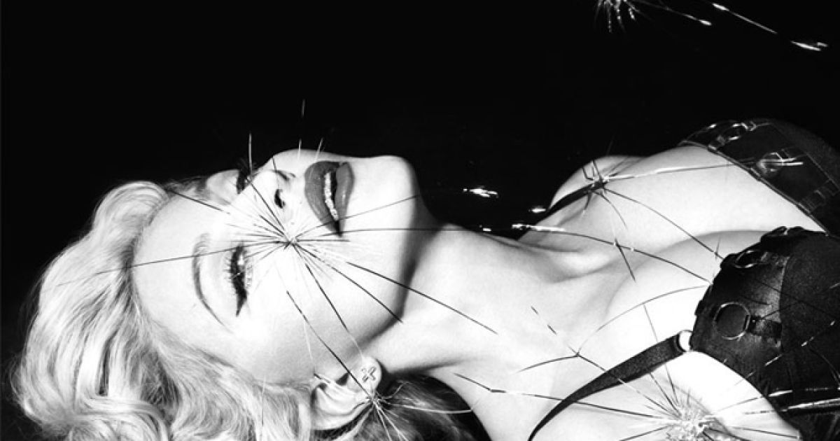 Мадонна вразила черговим провокаційним фотосетом