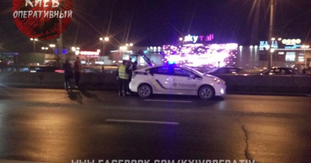 В Киеве погиб мужчина, который на спор перебегал дорогу с шестилетним сыном_5 / © Facebook.com/KyivOperativ