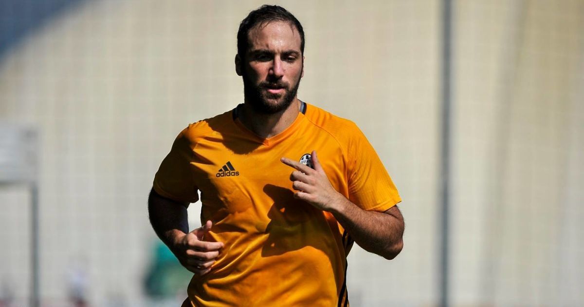 Тренер "Наполи" пожаловася, что Игуаин не попрощался с командой перед переходом в "Ювентус"