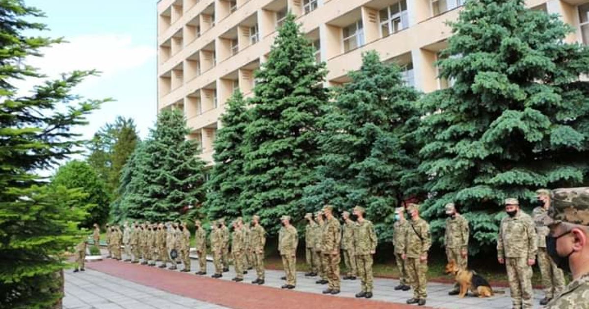 Чотири десятки українських миротворців вирушили до Косова