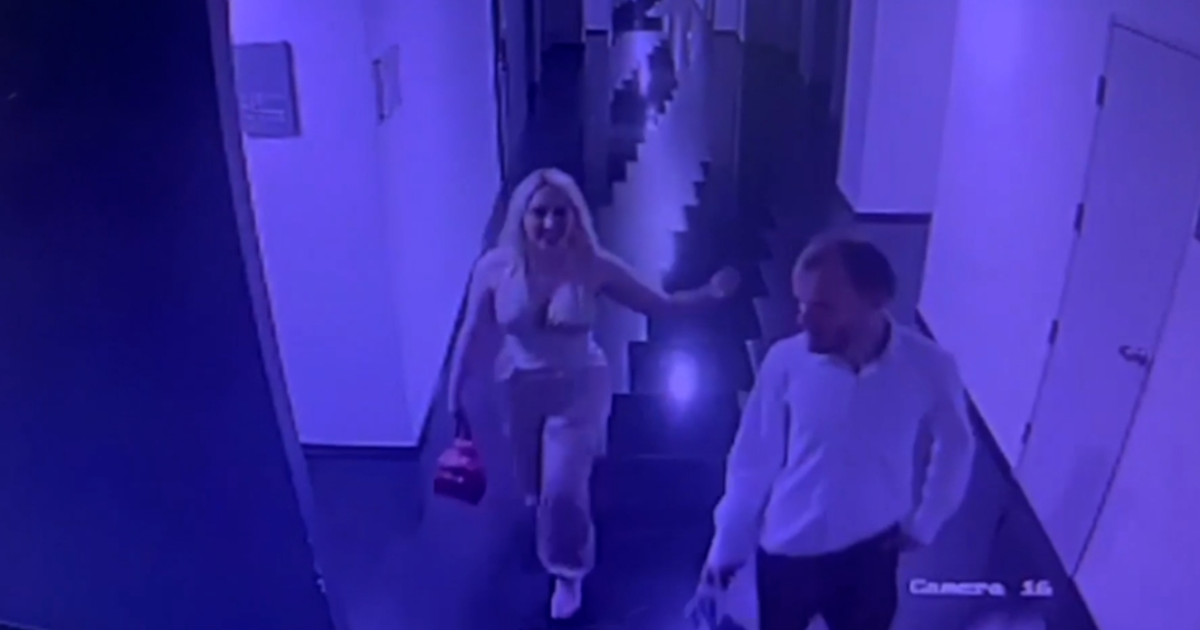 Пара в перший день жартувала та сміялася, а потім модель вбили