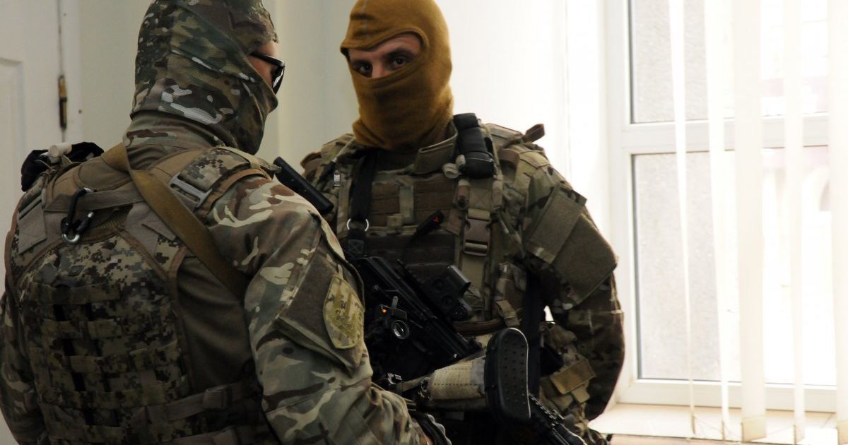 СБУ хотела снять с эфира сюжет программы "Схемы" о люксовых авто ее сотрудников