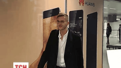 Усыновлен парой из Швеции 17-летний школьник, все больше открывает дверей в прошлое